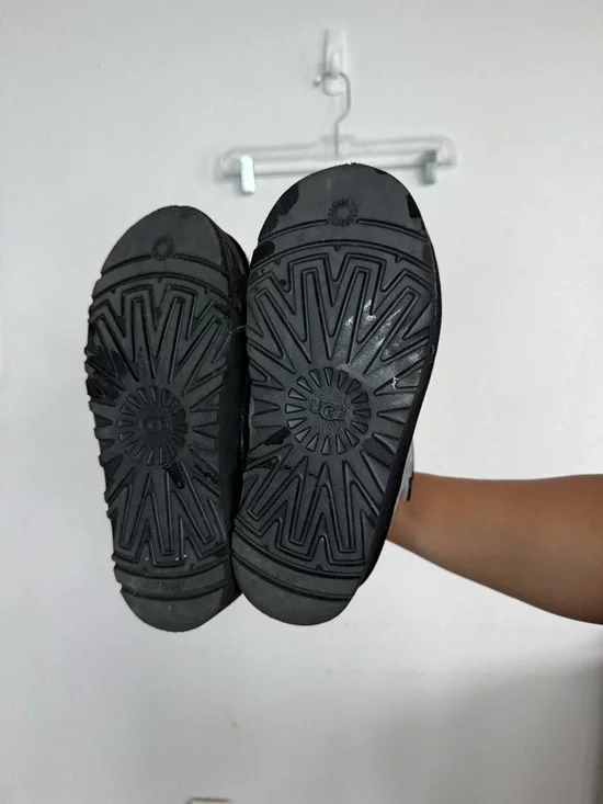 UGG Kids Neumel Platform Leather Boot - Picture 5 of 6